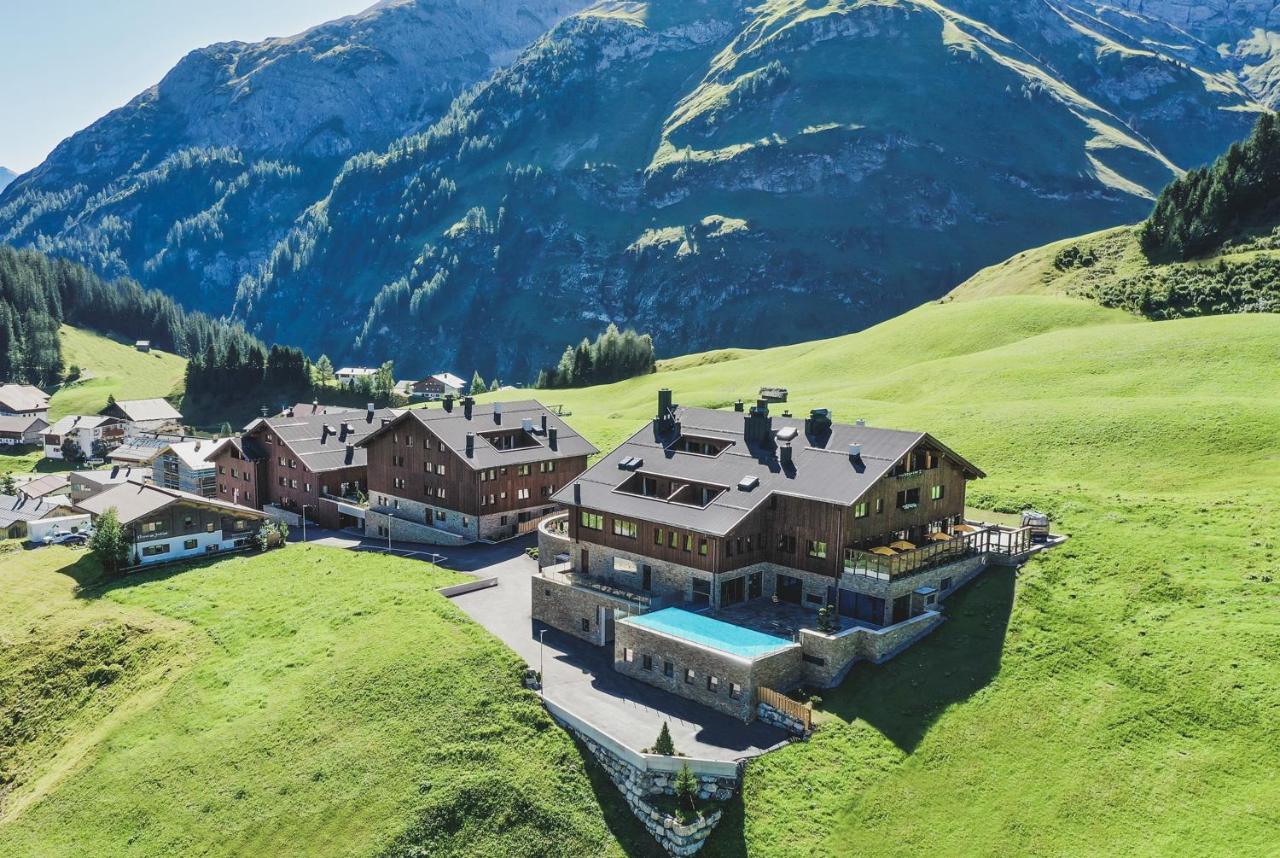 Alpenparks Hotel & Apartment Arlberg Warth Mit Pool Exterior foto