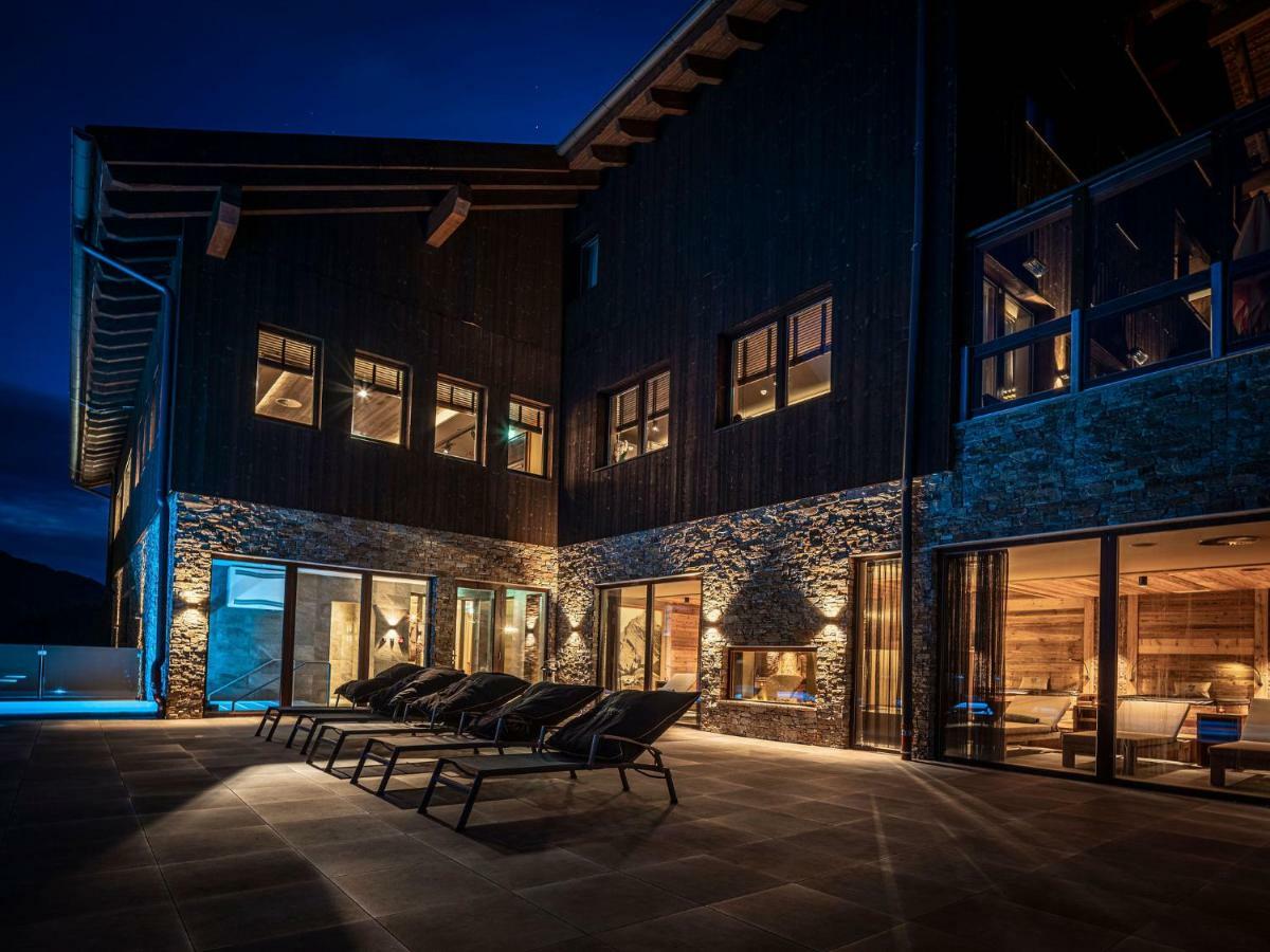 Alpenparks Hotel & Apartment Arlberg Warth Mit Pool Exterior foto